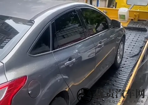 福克斯挂档不走车，师傅秒变省钱英雄，帮车主省下几千块！-3