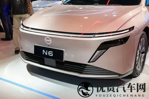 第一款合资插混轿车来袭！续航2000km，预售1069万，又要成爆款-1