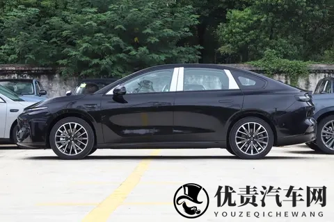 限时抢鲜价929万元起！第五代瑞虎8全球上市-1