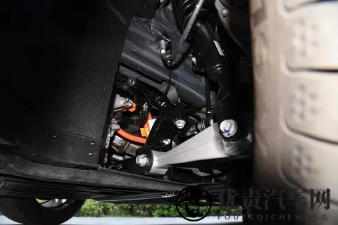 红旗“三分天下”：三大子品牌的突围与野望-1