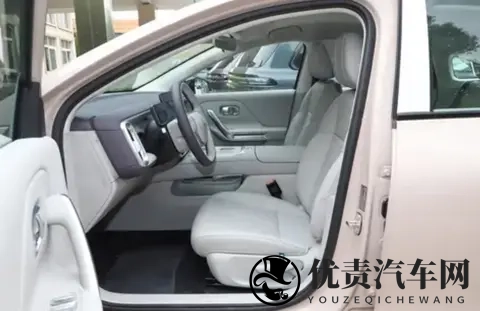 华系双智旗舰轿车 广汽昊铂A800内饰首发-1