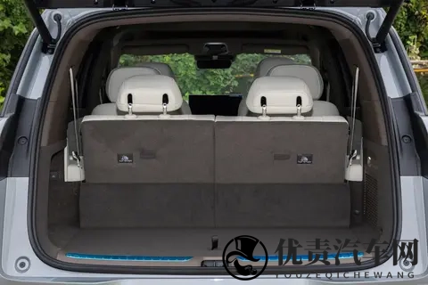 把客厅搬上车？腾势 N8L 凭 3 个 “L” 征服全家！-1