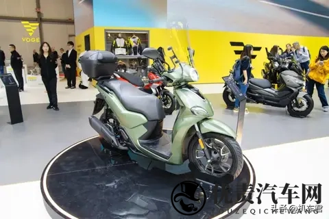 VOGE无极发布两款全新踏板，双杠450ADV踏板，单缸160通勤踏板-2