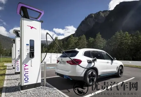 和纯电行驶有仇?欧洲人爱把插混当油车开,都要被“强制充电”了-2