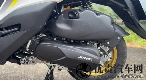 5380起！诺维娜M6 150踏板上市，150排量+ABS，通勤代步新选择！-1