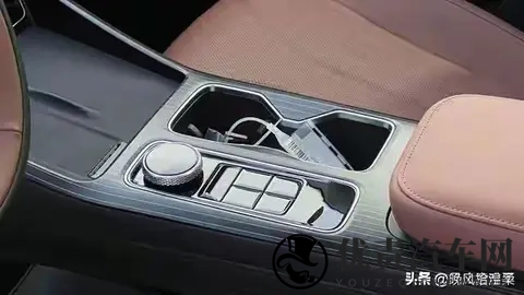 全新瑞虎8上市，8155芯片+170°躺椅，只要10万级-1