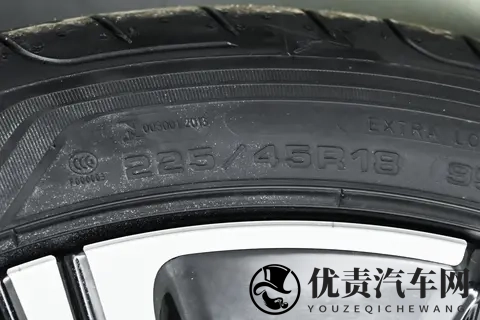 10万级国产轿车，凭什么能卖出67万辆？看完吉利星瑞你就彻底懂了-2