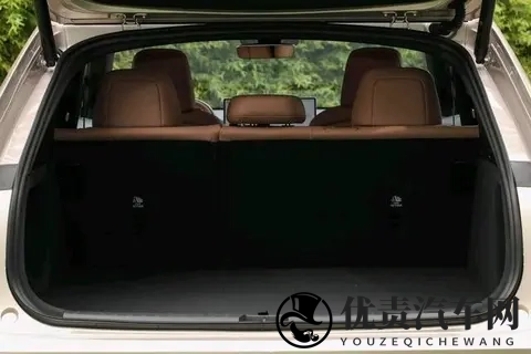 岚图梦想家山河上市 7099 万元豪华四座 MPV-1