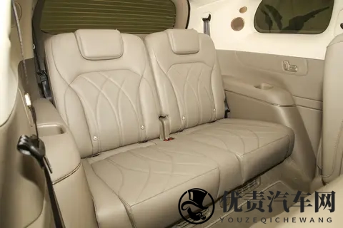 长超5米2的“王炸”SUV,6座+增程,纯电续航超400km,有必要吗?-3