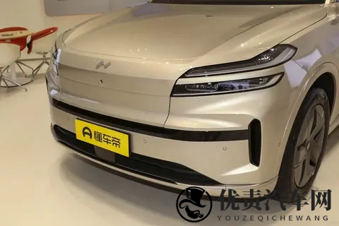 20万级家庭SUV怎么选？乐道L90大空间+灵活补能适配日常-3