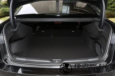 10万级家轿市场迎来“破局者”？体验领克03 2026款15TD DCT Plus-3