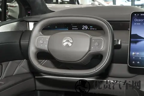 4 座布局、Nappa 真皮座椅，蔚来 ET9 适合家庭用户吗？-2