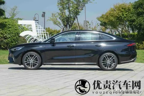 首搭三腔空悬，岚图泰山3799万起和9系搏杀-1