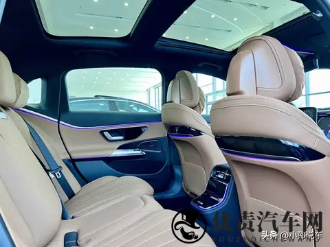 奔驰E级降价了，豪华车开始拼价格，消费者却要自己选配置-2