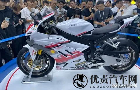 网红维权没用？张雪扛发动机硬刚宝马，瞄准拳击手发动机赛道！-3