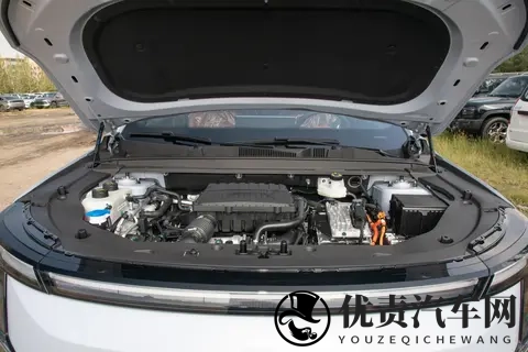 捷途山海L7 PLUS 2025款 220km 电七座豪华版：场景出行的全能型选手-1