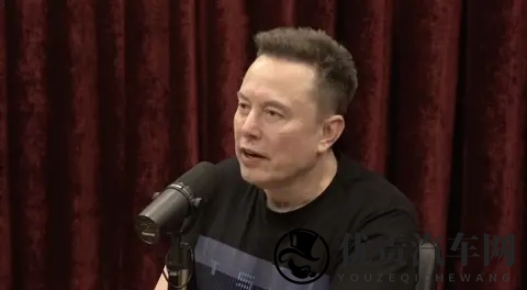 马斯克剧透特斯拉四款AI芯片!无人出租拿掉方向盘明年量产-3