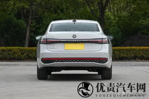 帕萨特B9和迈腾怎么选？哪款更值得入手？-2