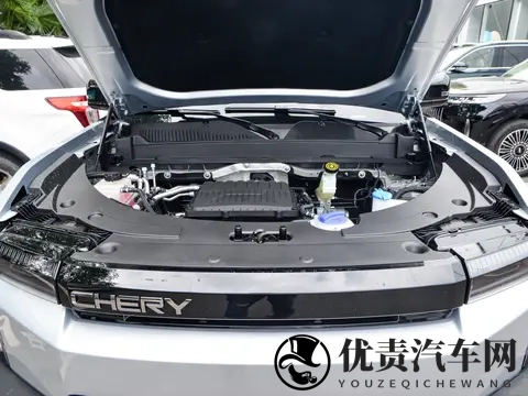 天门山爬坡失败让它反向“火”出圈,奇瑞风云X3L究竟什么来头?-3