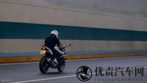 摩托车上高速，12省市政策突变！-3