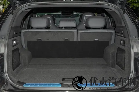 周末试驾星纪元 ET：一辆让全家都心动的家庭座驾-2