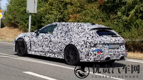 晚高峰新闻：与众08申报图曝光；奥迪RS6 Avant路试谍照透露混动身份；宾利确认年内将推新燃油车型-1
