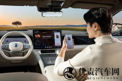 腾势N8L DM：六座大空间、配置全，适合家用的豪华SUV-2