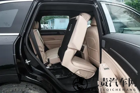 这款SUV真懂家用!双冰箱+32变电动7座,续航1700km,值得一看-3