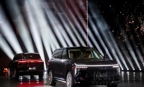 定价不讲武德，配置降维打击，智己LS9引领了一场“价值回归”-3