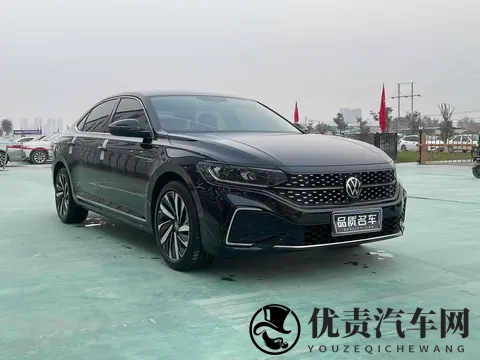 22年帕萨特星空精英版，5万公里正当年，12万多拿下家用正合适！-1