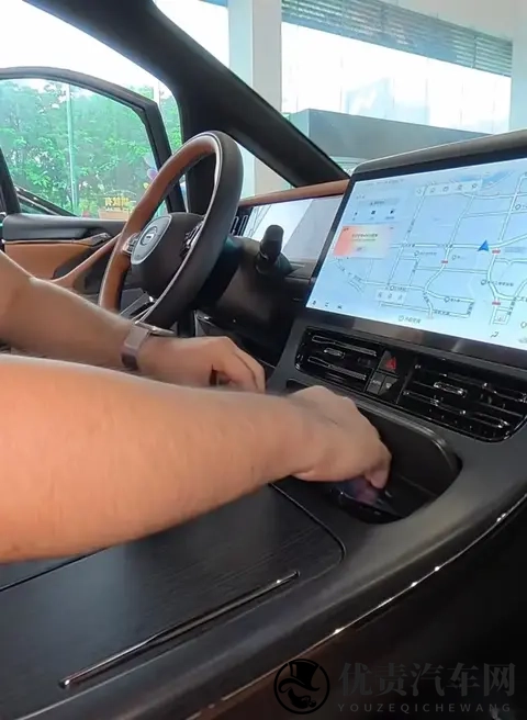 向往M8宗师MPV的极致体验就是移动式按摩理疗-2