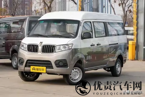 548万元起!全新五菱宏光燃油版正式上市,15升动力-1