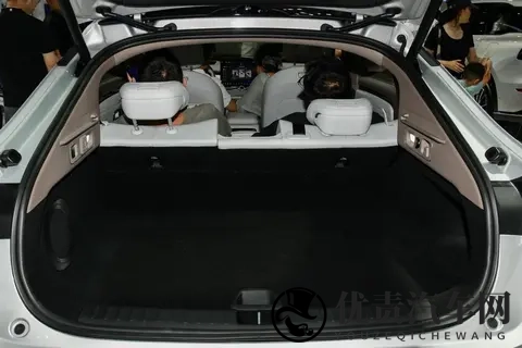 小鹏MONA M03强敌来了，长安启源A06正式上市，对比后差距明显-1