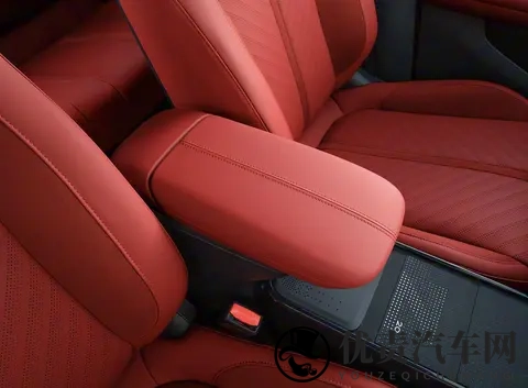 领克的爆款，全新设计理念，风阻025Cd，配250kW电机、续航530km-2