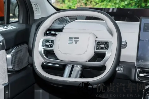 3299万元起售，20T插混+四驱，硬派SUV纵横G700适合家用？-2