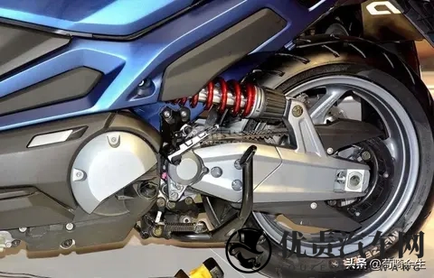 国产双缸大踏板来势汹汹！钱江550曝光对标进口车，价格或不到5万-1