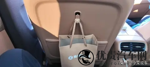 十万级SUV新内卷！理想L8真要慌？风神L8配置曝光让人大跌眼镜！-3