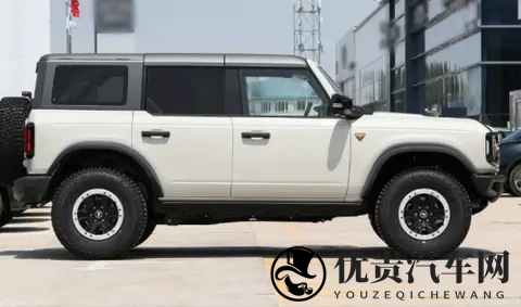 硬派越野新标准：福特烈马荒地版对比丰田普拉多-1