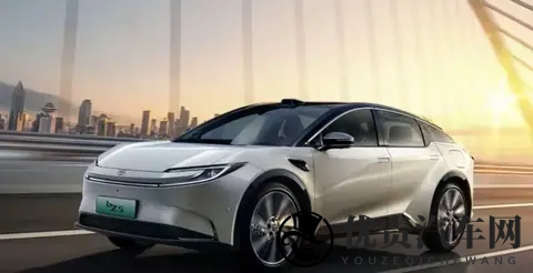 丰田bZ5售价1298万起,但只有高配才有高阶智驾-2