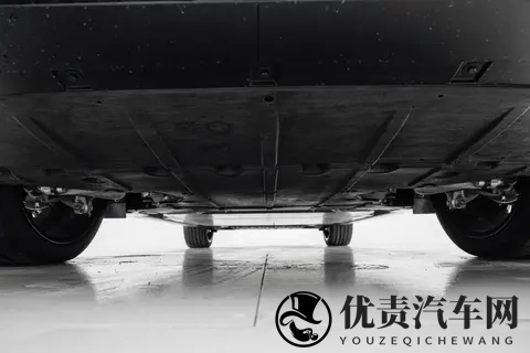 豪华质感+实用配置,试驾蔚来ET9,全方位满足高端出行需求-3