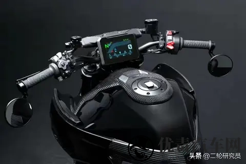 巴博斯跨界摩托车圈！这辆“德系猛兽”能否碾压日系？-3