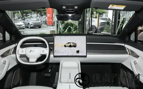 乐道L60 2025款740km长续航版,外观大气,内饰豪华-1