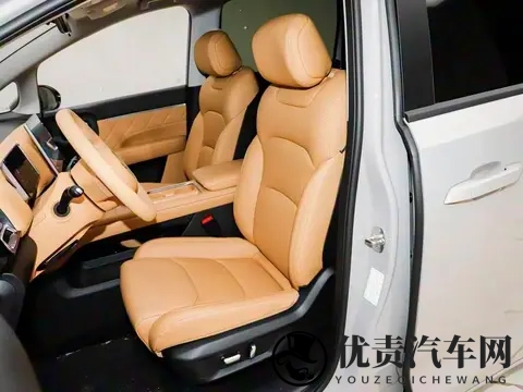 五菱星光730正式上市：以710万起售价冲击大7座MPV市场-3