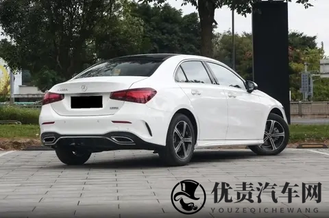 家用车新选择，百公里6升油，气场媲美奔驰C，这款A级车带劲-3