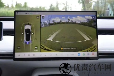 吉利银河V900广州车展首秀，搭载吉利超级AI增程技术-1