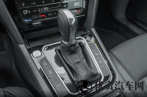 动力充沛，颜值高，配置扎实，大众CC怎么选？-1