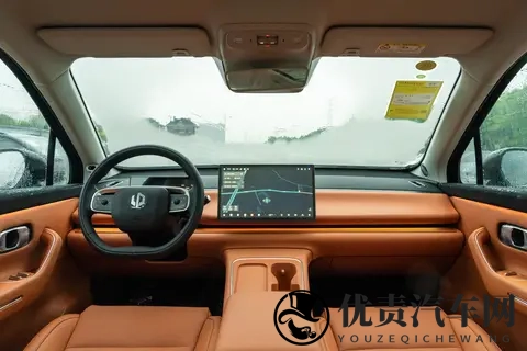 高性价比家用SUV之选——零跑C10 2026款 纯电版 605激光雷达版解析-2