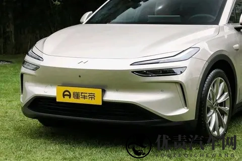 1至10月新能源汽车产销量同比增长均超30%-1