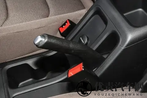 家用MPV推荐：星光730，大空间、低油耗，家用出行好选择-2