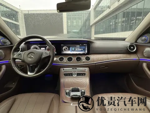 23万多拿下行政座驾，18款奔驰E300L，商务家用皆宜-1